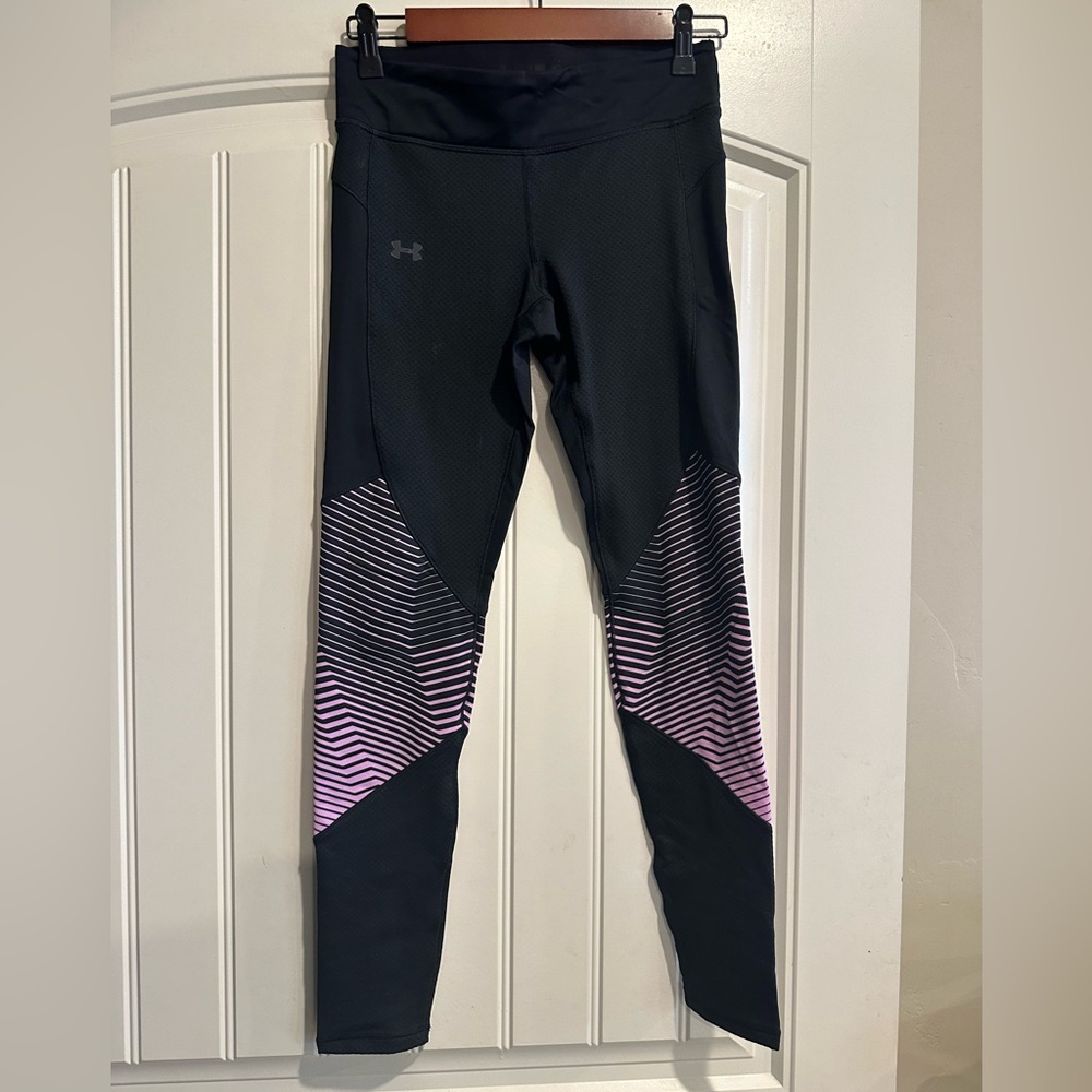 Black and pink Under Armour leggings
